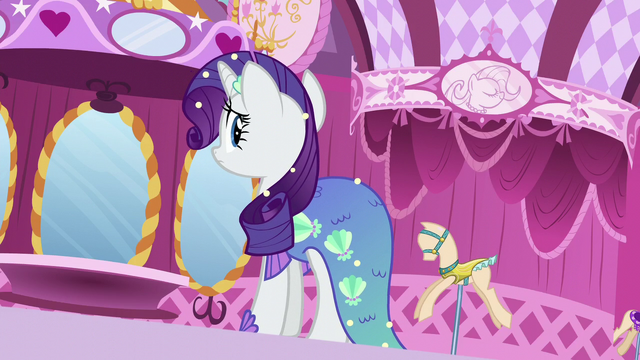 File:Rarity hears someone enter the Boutique S5E21.png