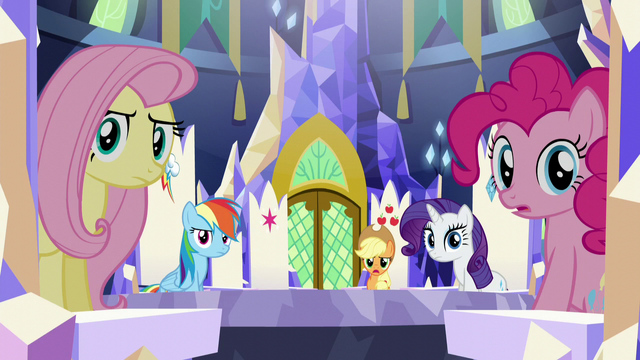 File:Twilight's friends speechless S5E22.png