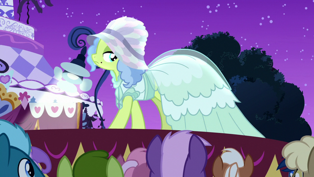 File:Lily Lace's fashion model striking another pose S7E9.png