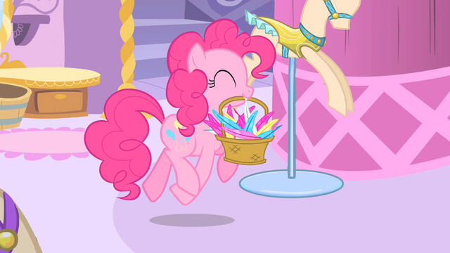 File:Pinkie Pie feathers S1E20.png