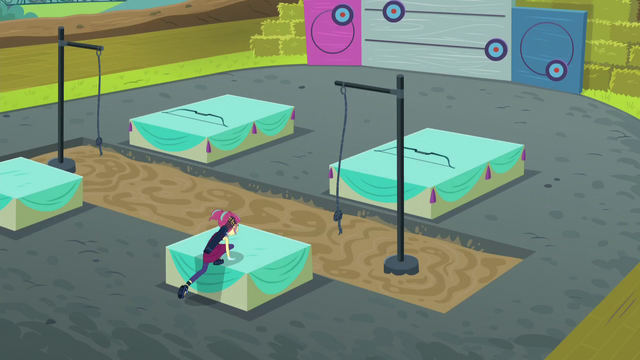 File:Sour Sweet jumping onto a platform EG3.png