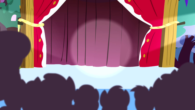 File:Spotlight pointing towards the curtains S4E12.png
