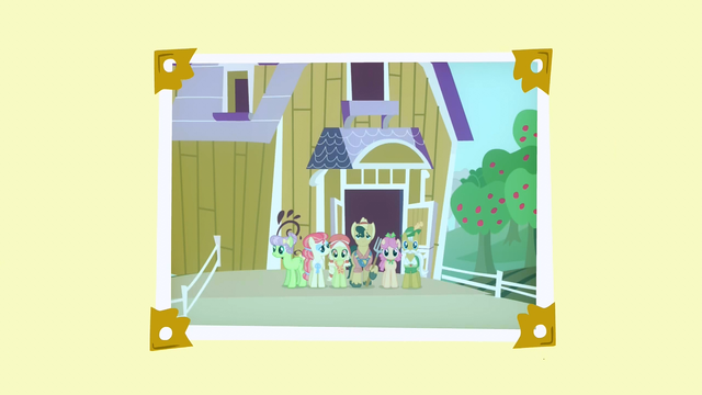 File:2nd family photo S3E8.png