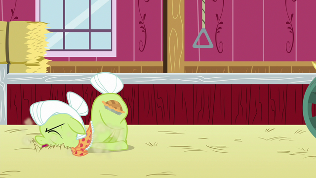 File:Granny Smith face-down in the hay S6E23.png