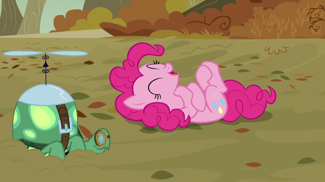 File:Pinkie "all snuggly-wuggly" S5E5.png