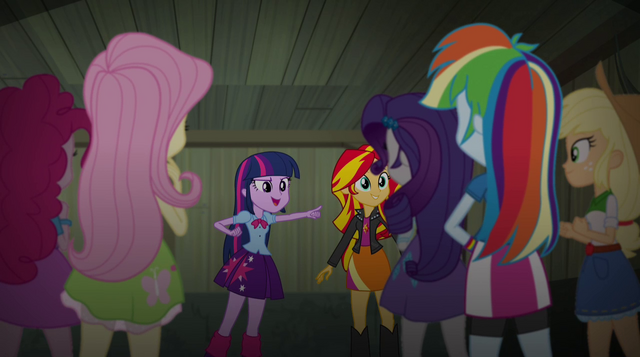 File:Twilight tells her friends to escape EG2.png
