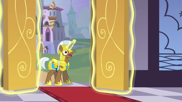 File:Brown Royal Guard opening double doors S4E01.png
