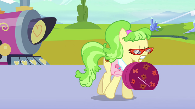 File:Ms. Peachbottom arrives S03E12.png