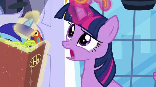 File:Twilight removes her sunglasses S5E12.png