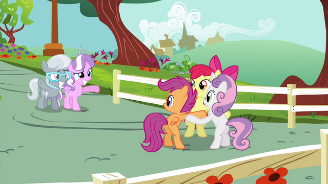 File:Diamond Tiara and Silver Spoon waving at CMC S4E15.png