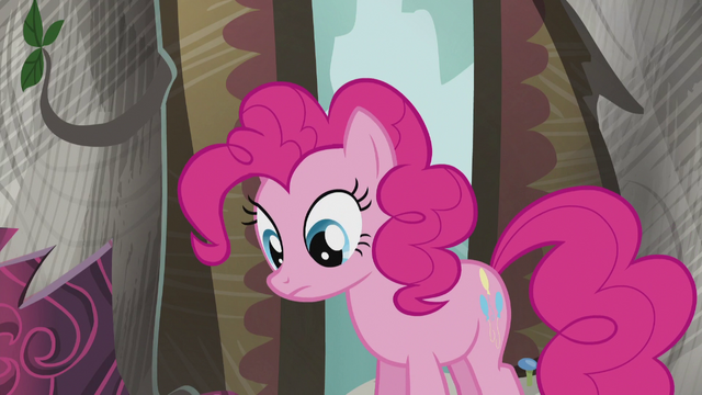 File:Pinkie sees the book S5E8.png