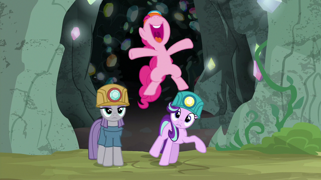 File:Pinkie Pie jumping for joy S7E4.png
