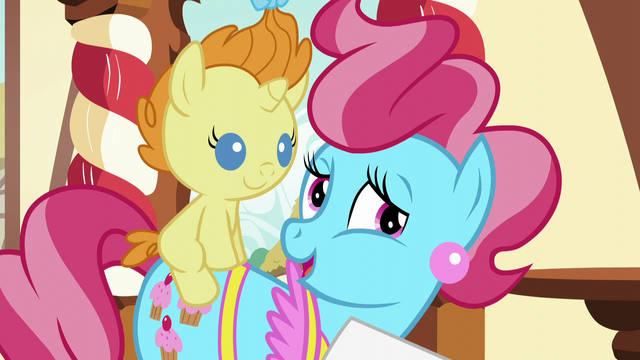 File:Mrs. Cake "We've just received a very special order" S5E19.png