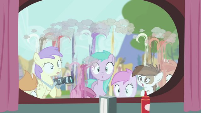 File:Foals hiding back S4E15.png