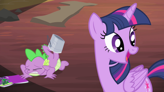 File:Twilight noticing Rarity S4E06.png