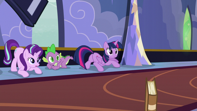 File:Twilight, Starlight, and Spike looking at Derpy S6E25.png