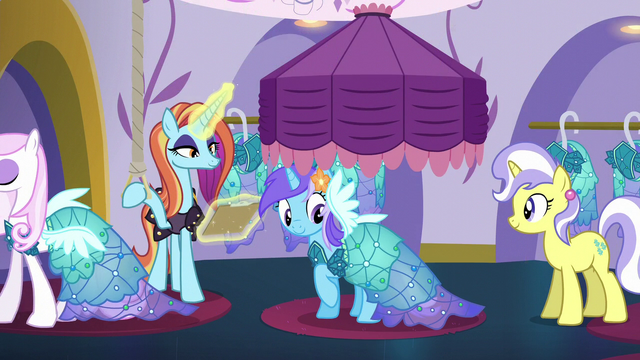 File:Diamond Mint wearing a Princess Dress S5E14.png