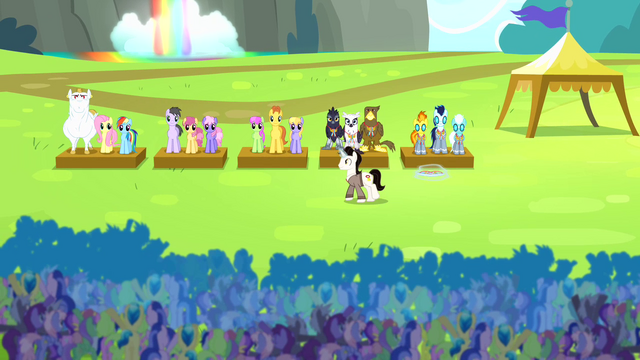 File:Timekeeper awarding medals S4E10.png
