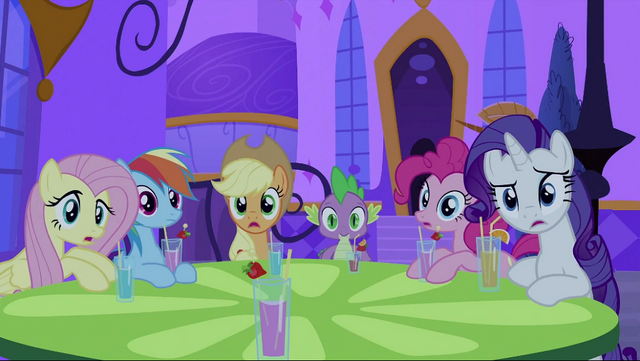 File:Twilight's friends surprised S2E25.png