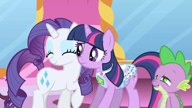 ไฟล์:1000px-Spike gazing at happy Rarity S1E1.png