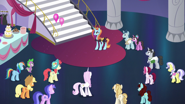 File:Sassy announcing the big finale of the presentation S5E14.png