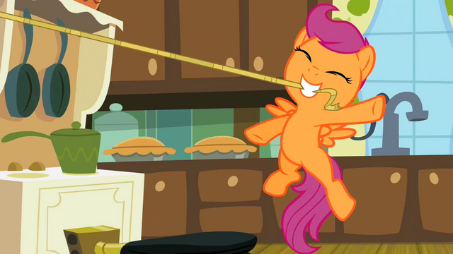 File:Scootaloo-Success!-S2E12.png
