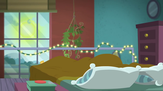 File:Sunset Shimmer under the bedsheets SS6.png