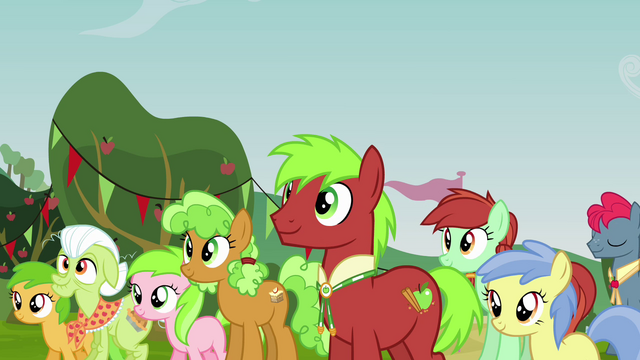 File:The Apples watching S3E08.png
