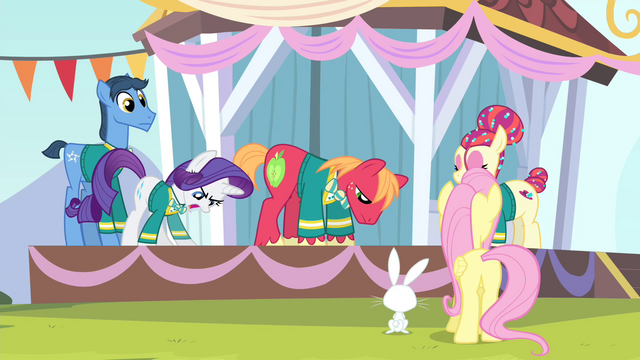 File:Rarity becomes angry S4E14.png