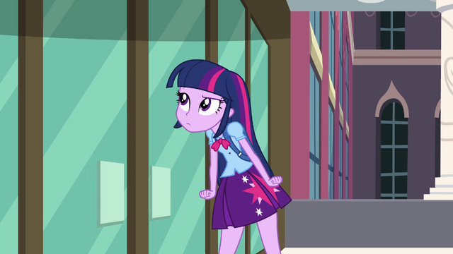 File:Twilight Sparkle puzzled EG.png