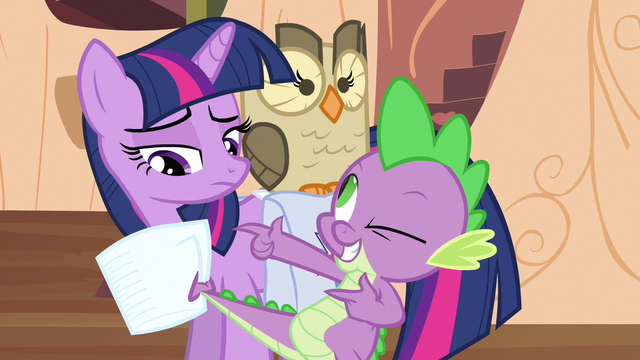 File:Twilight sees catch S3E11.png