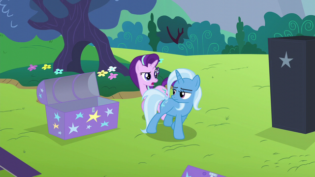 File:Starlight crossing behind Trixie S6E6.png
