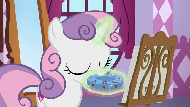 File:Sweetie Belle blows a tone S6E4.png