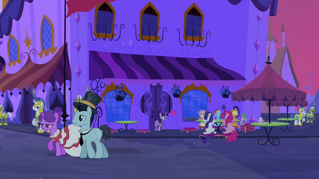 File:Canterlot at nighttime S2E25.png