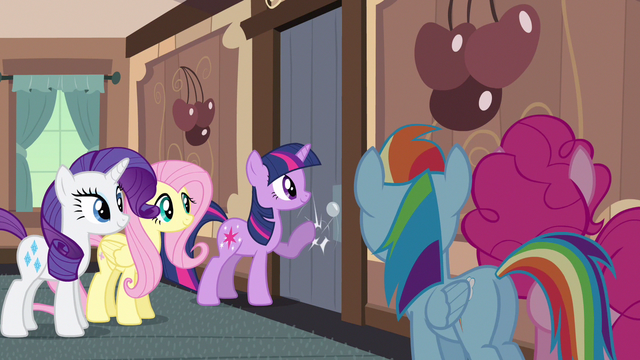 File:Twilight knocking S2E14.png