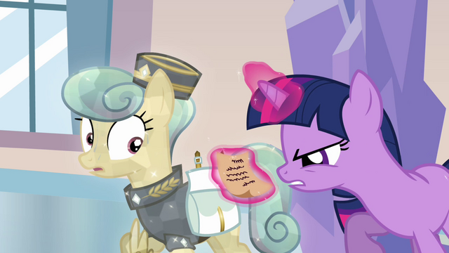 File:Twilight reading messenger's note S03E12.png