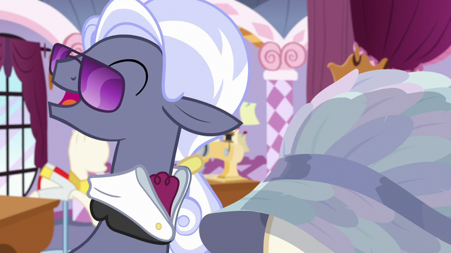 File:Hoity Toity approves of Lily Lace's feathered hat S7E9.png