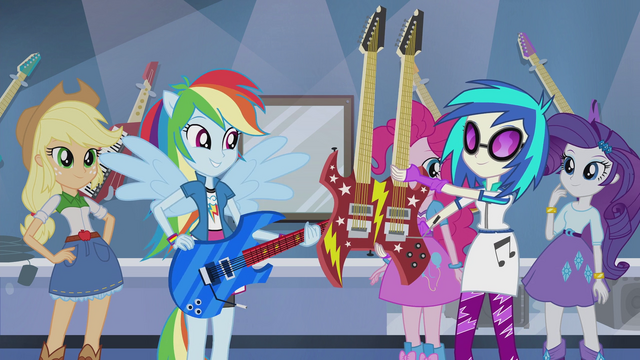 File:DJ Pon-3 giving Rainbow her prize EG2.png