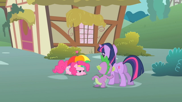 File:Twilight and Spike observe Pinkie S1E15.png