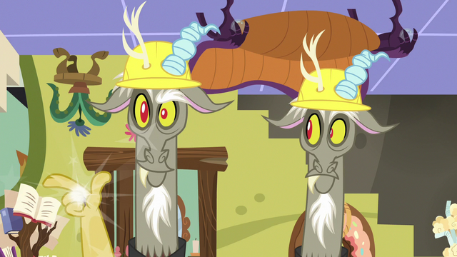 File:One of Discord's duplicates snaps his fingers S7E12.png