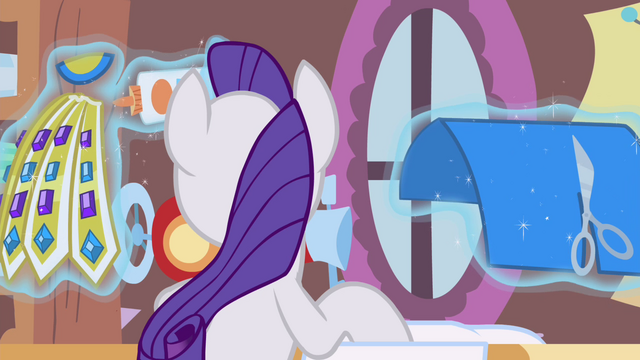 File:Rarity working S4E19.png