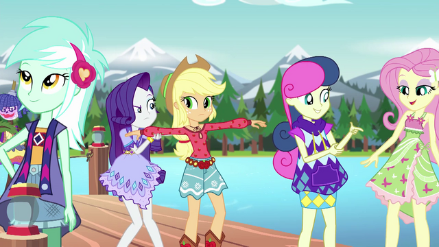 File:Rarity inspecting Applejack's bohochic outfit EG4.png