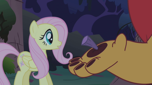 File:Manticore's injured paw S1E02.png