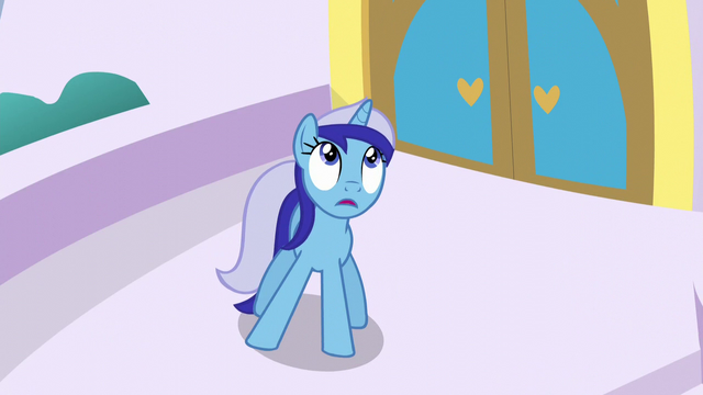 File:Minuette sees something in the sky S5E12.png