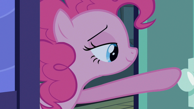 File:Pinkie Pie getting door S2E13.png