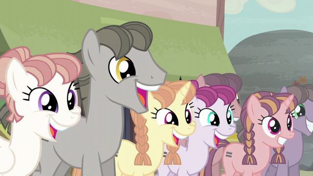 File:Ponies chattering S5E02.png