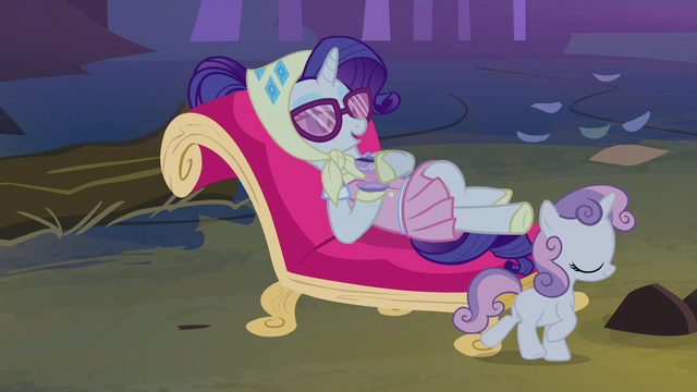 File:Rarity holding tea S3E6.png