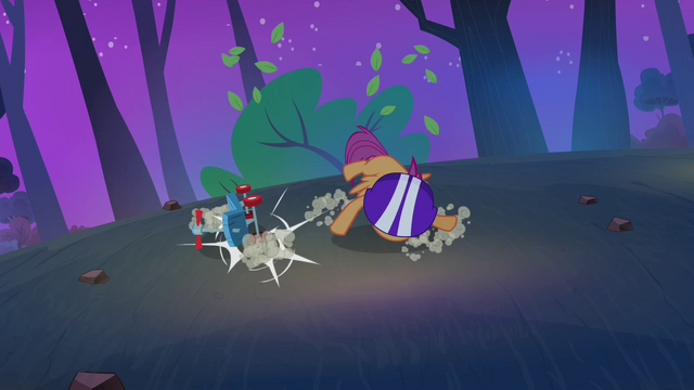 File:Scootaloo faceplant S3E6.png