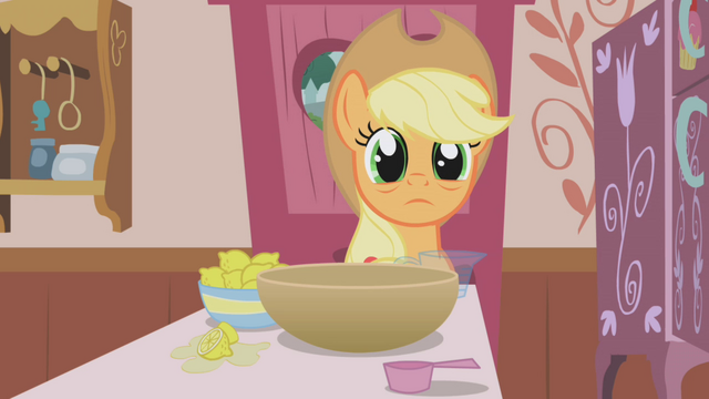 File:Applejack waiting for more instructions S1E04.png