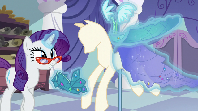 File:Rarity levitates dress pieces onto a mannequin S5E14.png